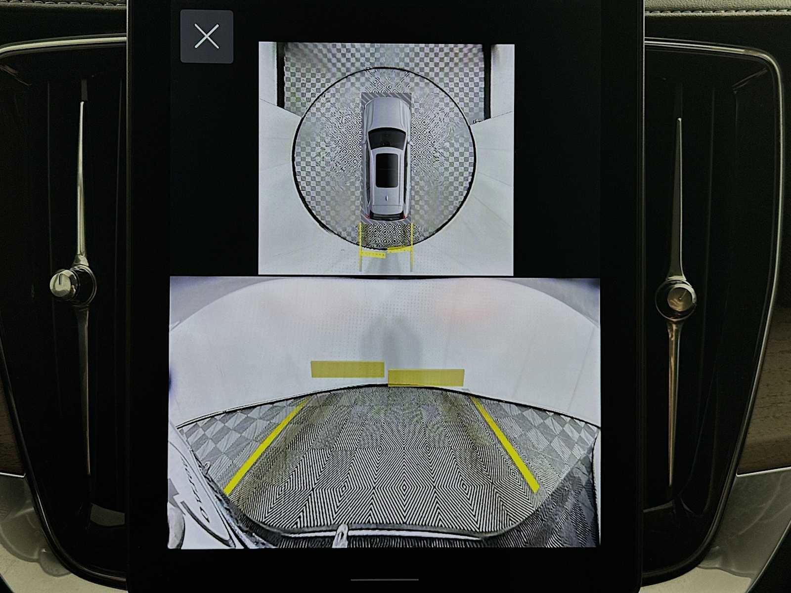 Used 2025 Volvo XC90 T8 Plus w/ Protection Package Premier image 15