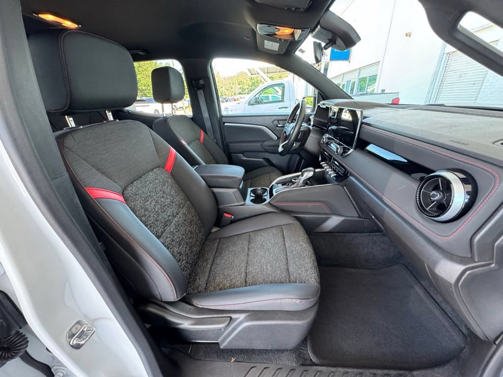 Used 2023 Chevrolet Colorado Z71 AWD/4WD image 16