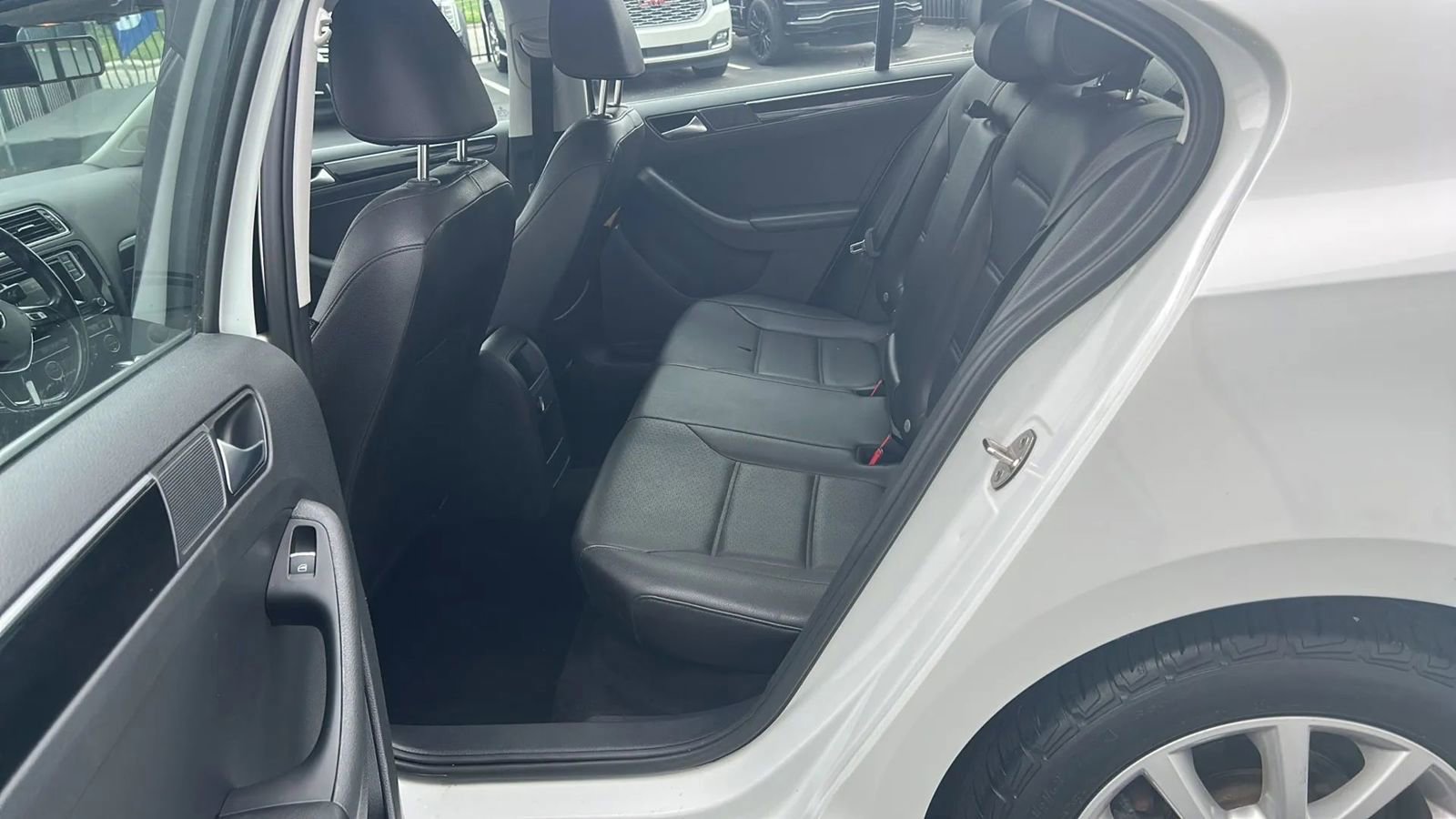 Used 2017 Volkswagen Jetta SEL image 34