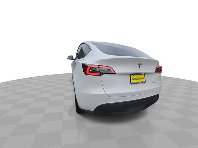 Used 2022 Tesla Model Y Long Range image 7