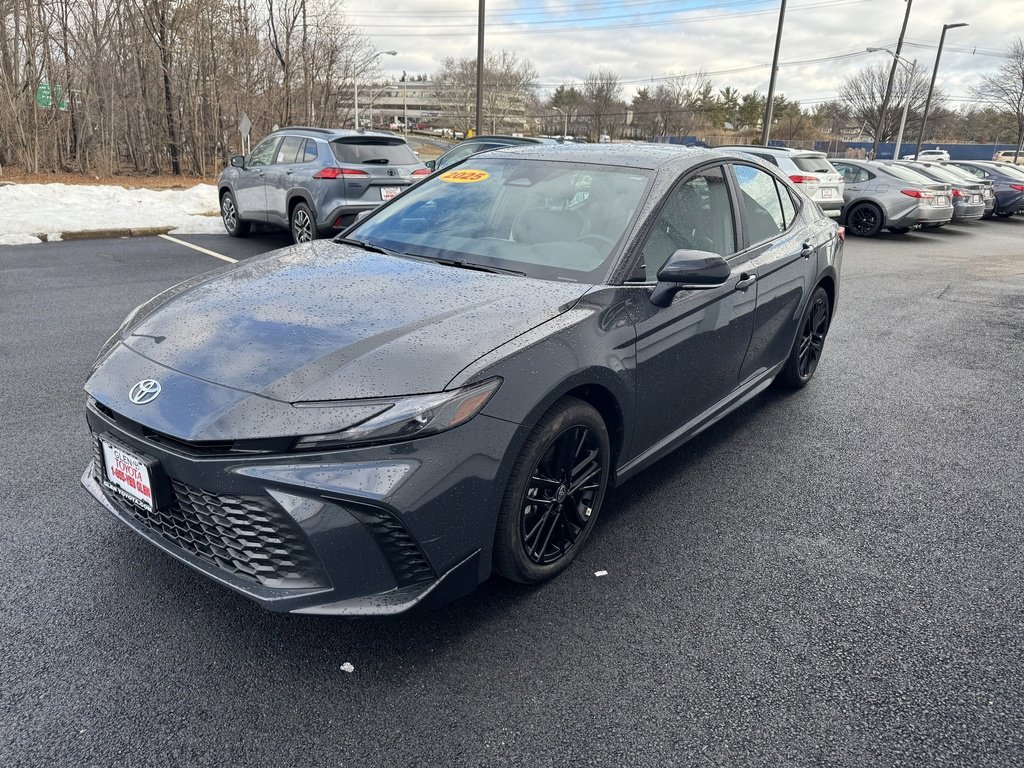 Used 2025 Toyota Camry SE w/ Convenience Package image 2