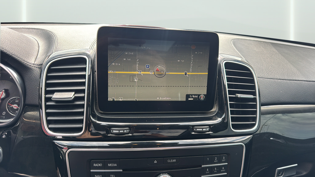 Used 2017 Mercedes-Benz GLS 550 4MATIC image 24