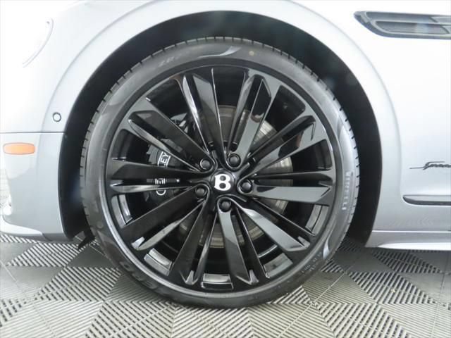 Used 2025 Bentley Flying Spur Plug-In Hybrid AWD/4WD image 31