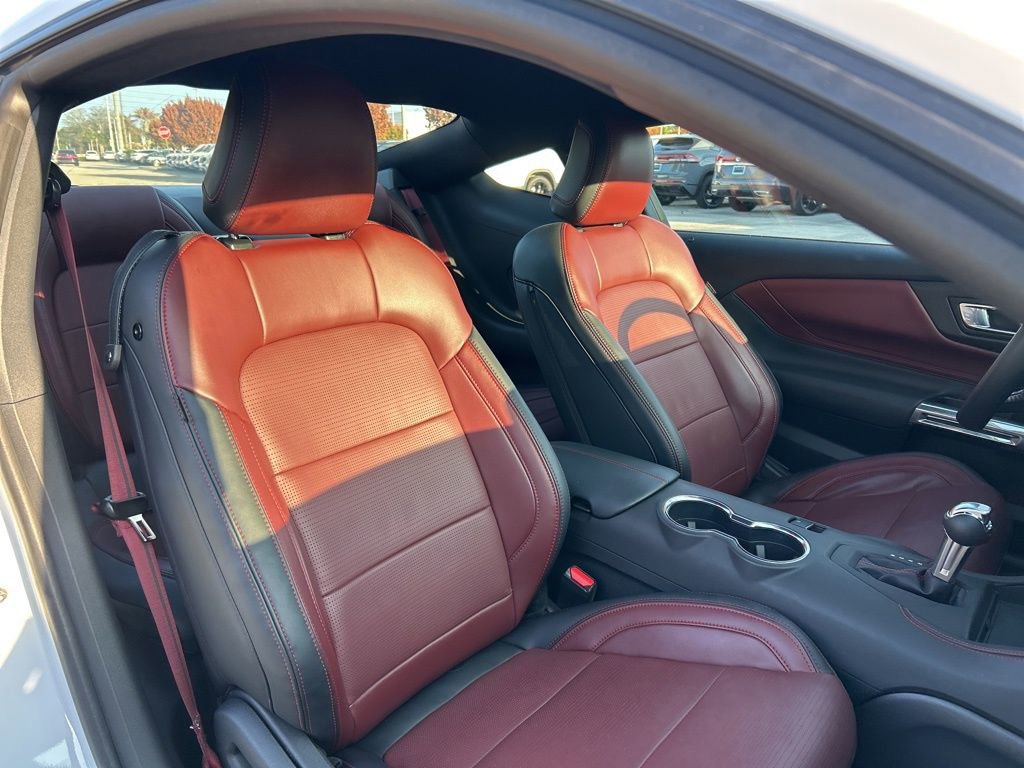 Used 2025 Ford Mustang GT Premium image 44