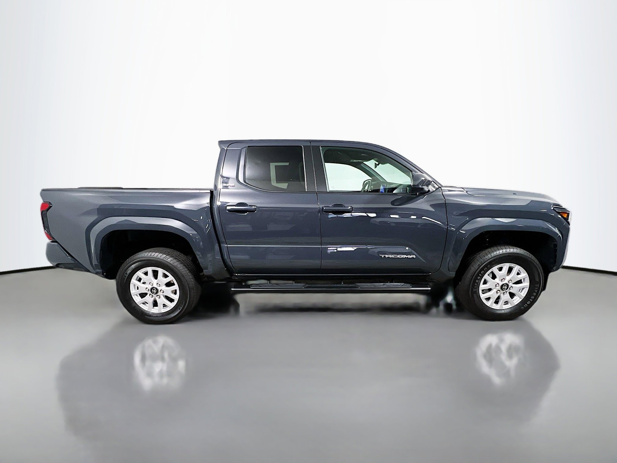 Used 2025 Toyota Tacoma SR5 image 3