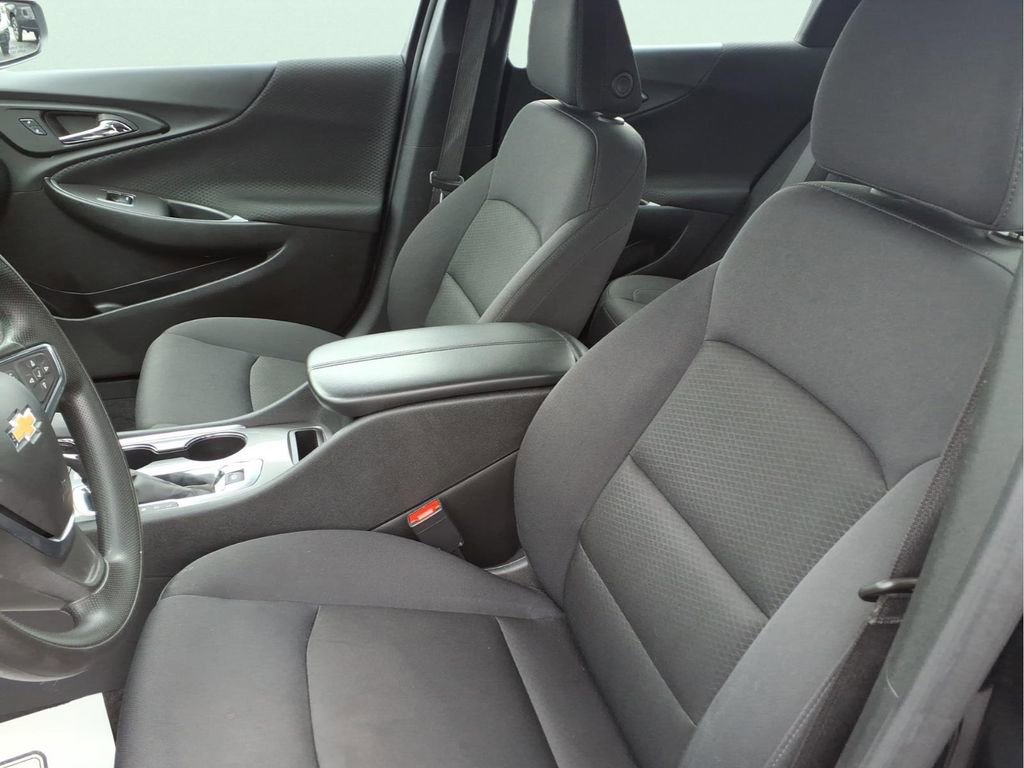Used 2025 Chevrolet Malibu LT image 10