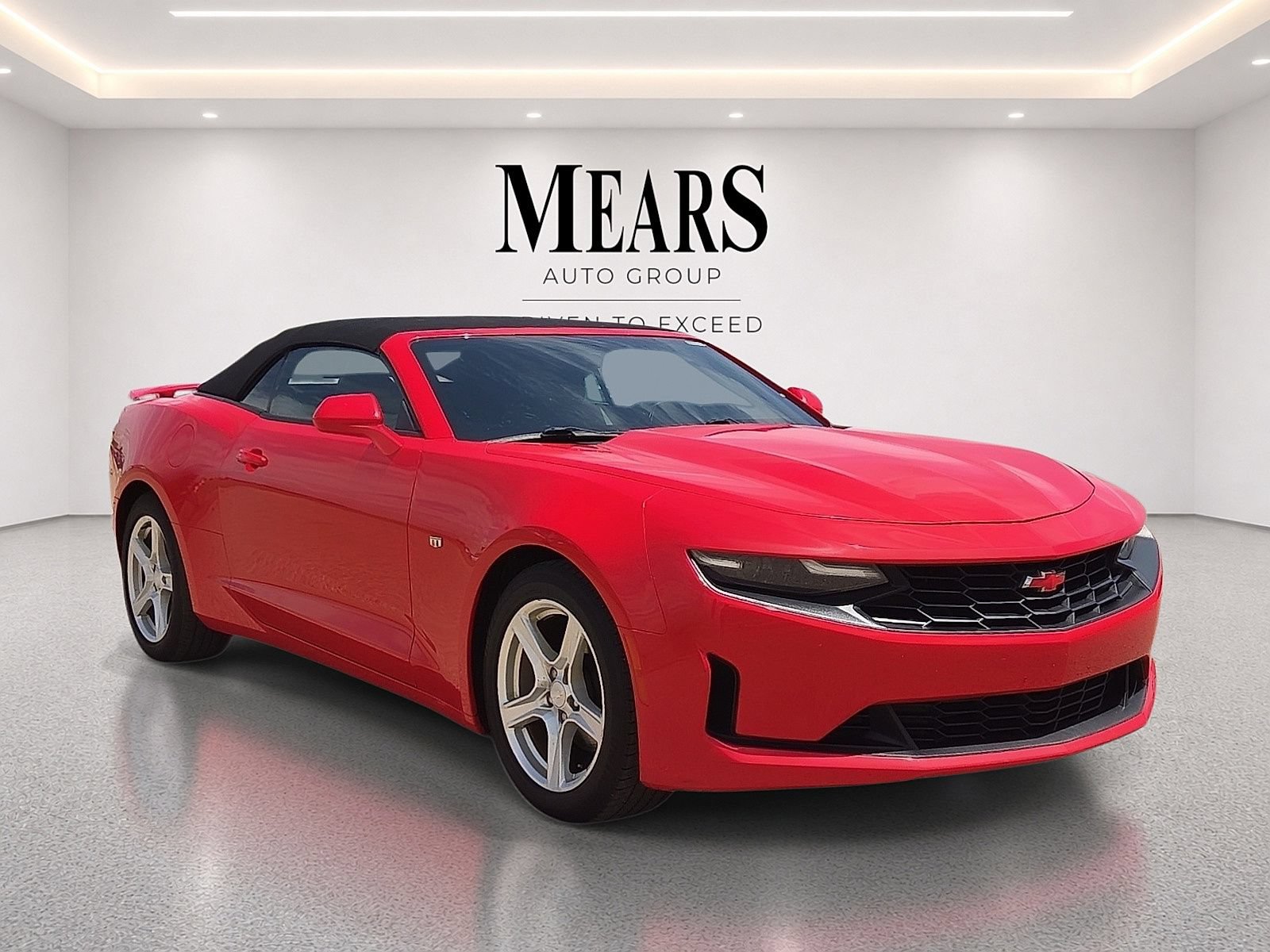 Used 2020 Chevrolet Camaro LT RWD image 7