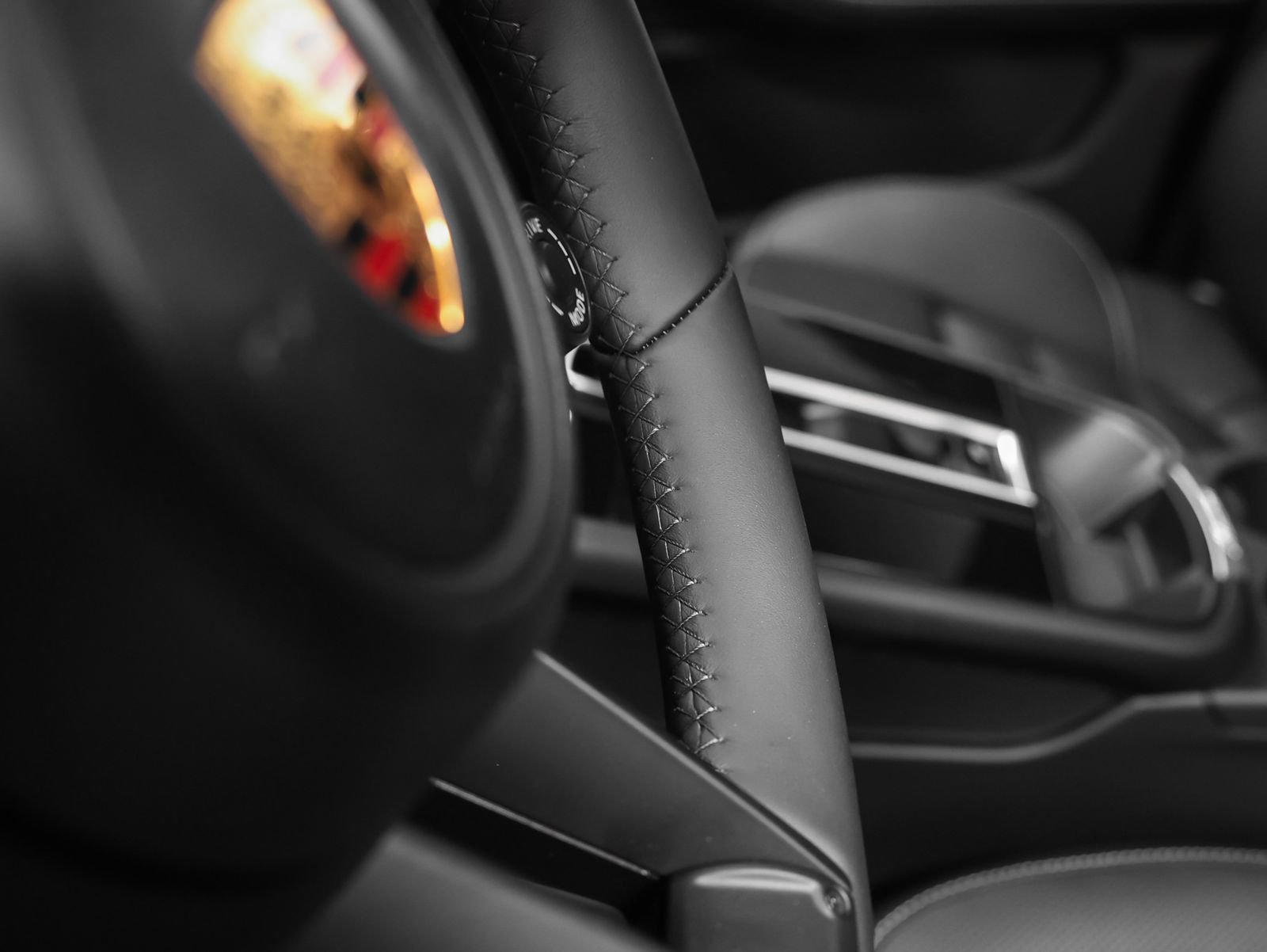 New 2026 Porsche Macan Turbo AWD/4WD image 36