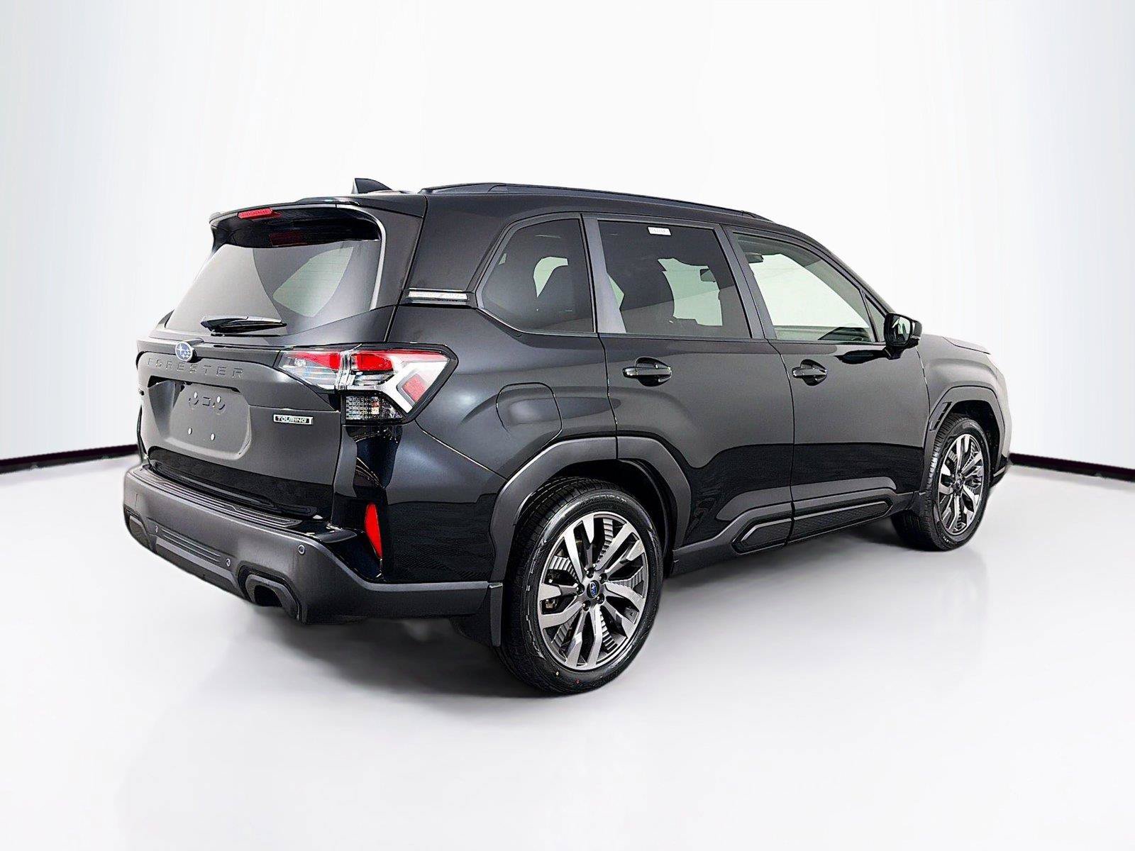 Used 2025 Subaru Forester Touring AWD/4WD image 11