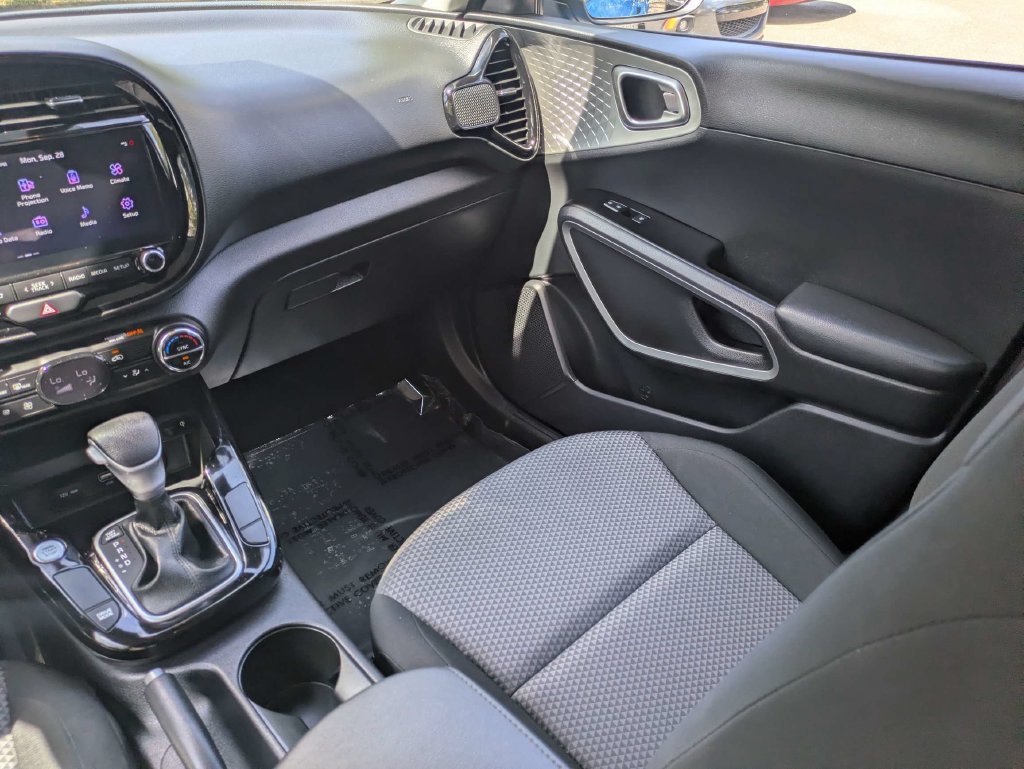 Used 2023 Kia Soul S FWD image 13