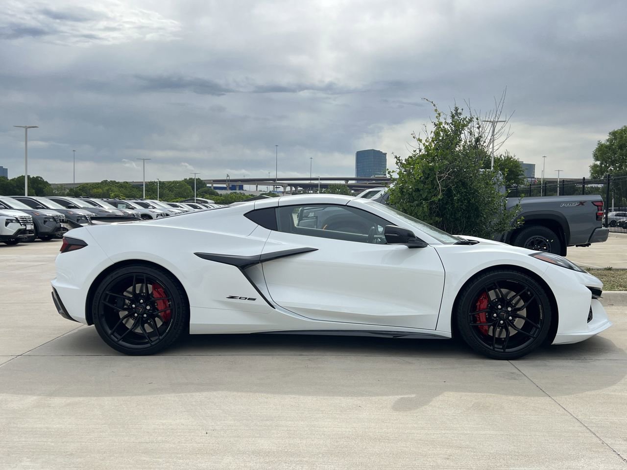 Used 2025 Chevrolet Corvette Z06 RWD image 3