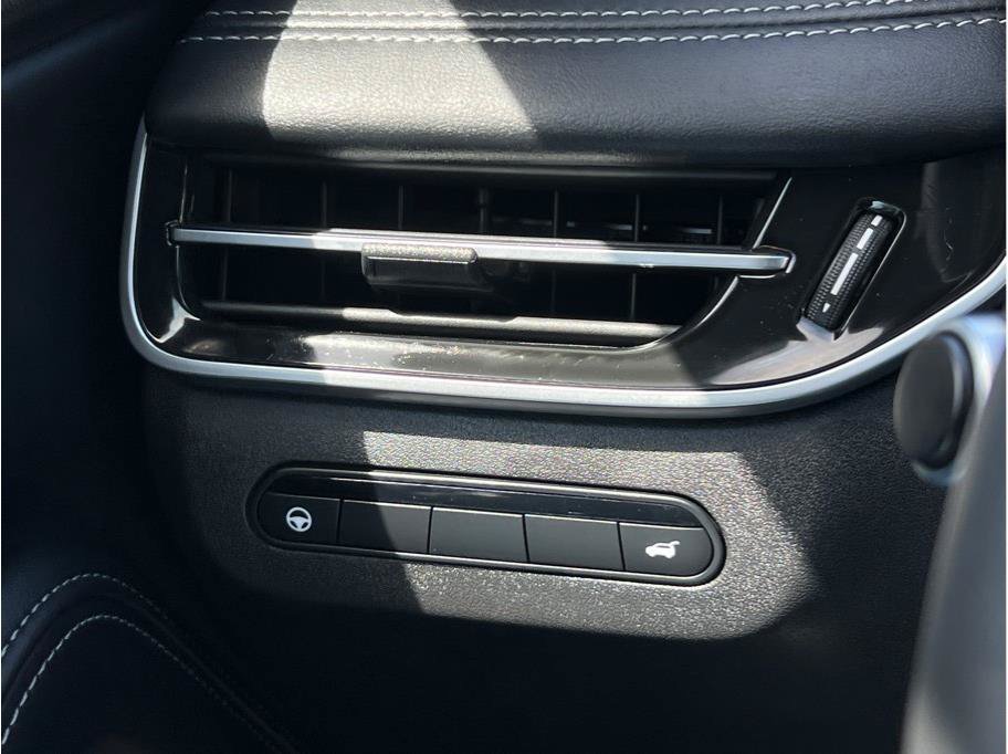 Used 2025 INFINITI QX60 Luxe w/ Black Edition FWD image 22
