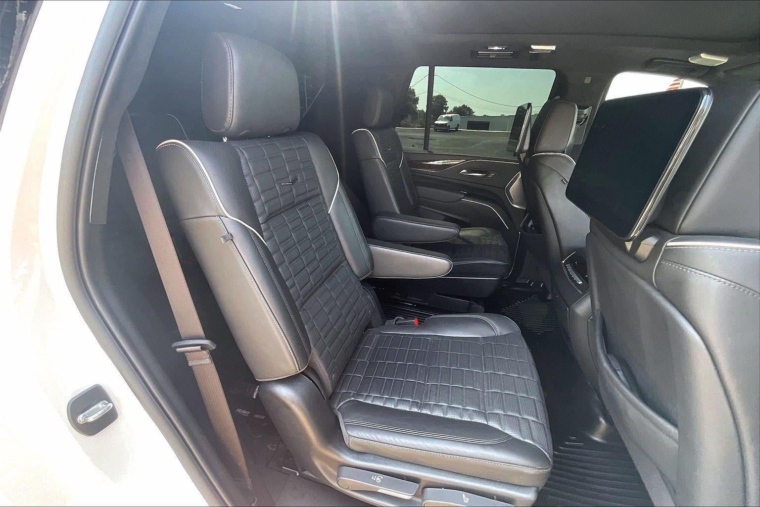 Used 2024 Cadillac Escalade Sport Platinum w/ LPO, ONYX Package AWD/4WD image 24