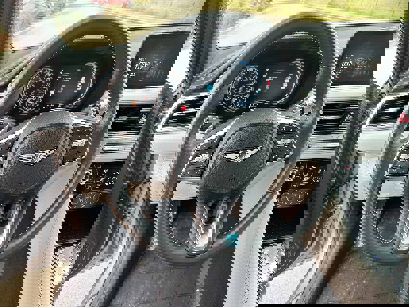 Used 2024 Genesis G70 2.5T image 14