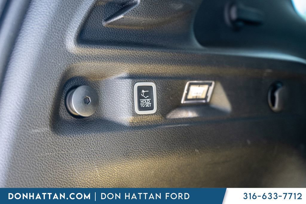 Used 2023 Jeep Grand Cherokee L Limited AWD/4WD image 34
