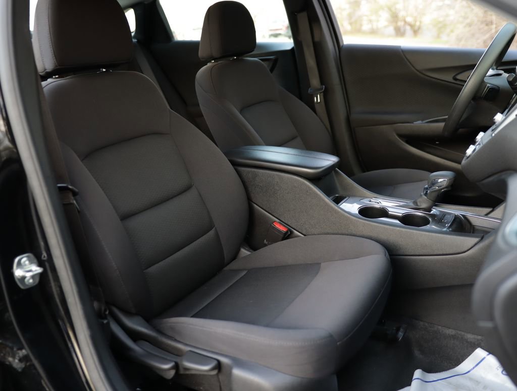 Used 2025 Chevrolet Malibu LT FWD image 26