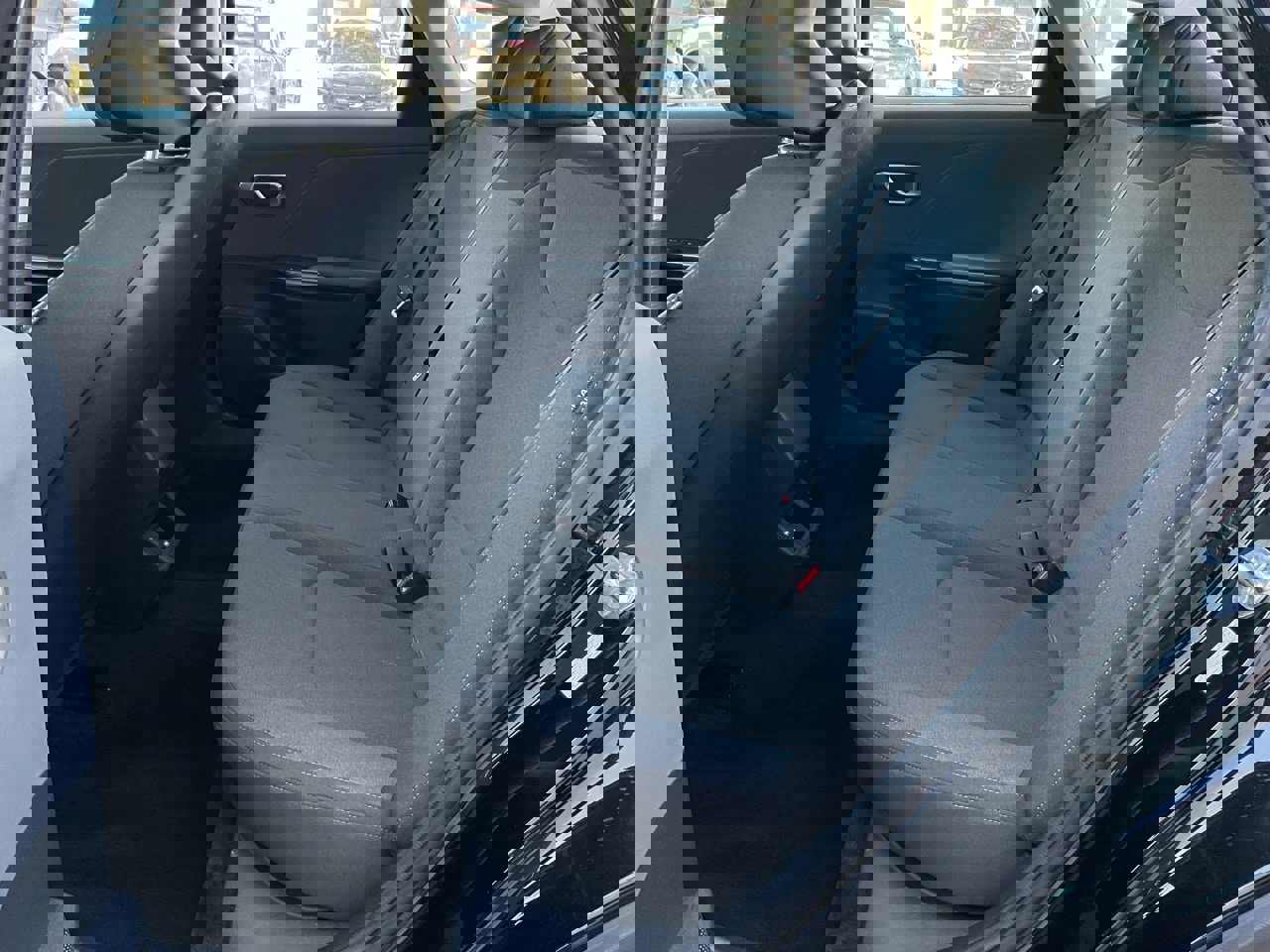 Used 2025 Kia K4 LXS image 15