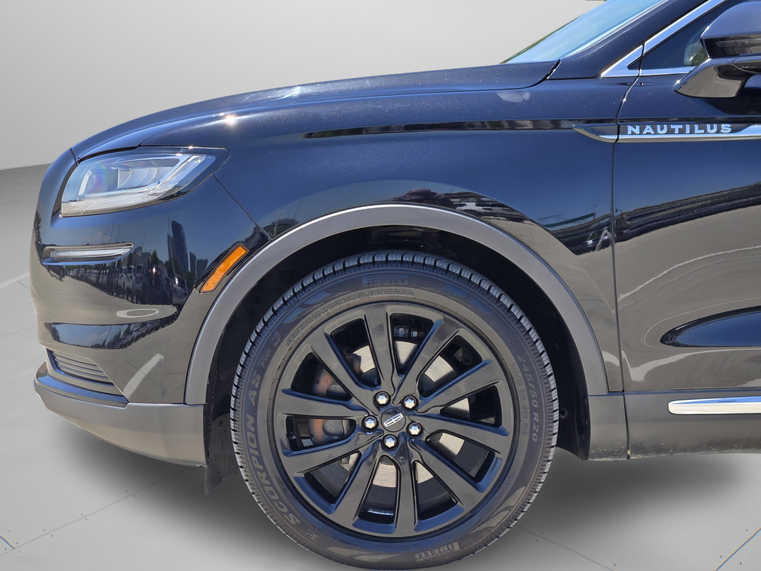 Used 2022 Lincoln Nautilus Reserve w/ Monochromatic Package AWD/4WD image 31