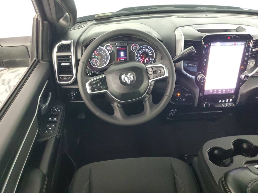 Used 2025 RAM 2500 Big Horn AWD/4WD image 15