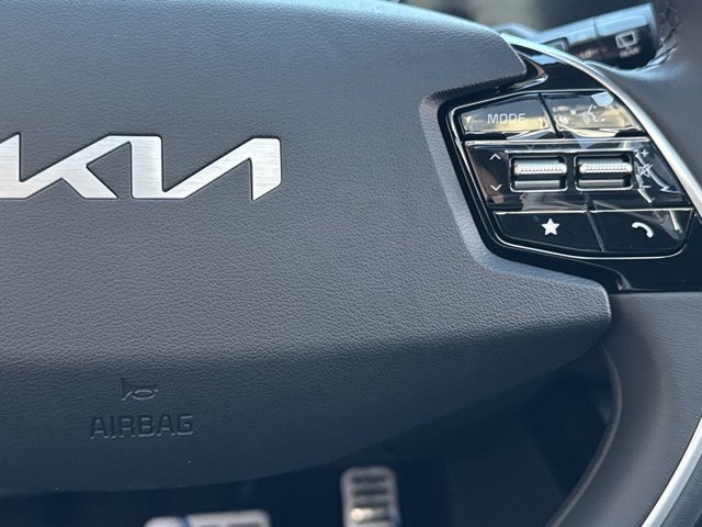 Used 2025 Kia Niro EX Touring FWD image 8