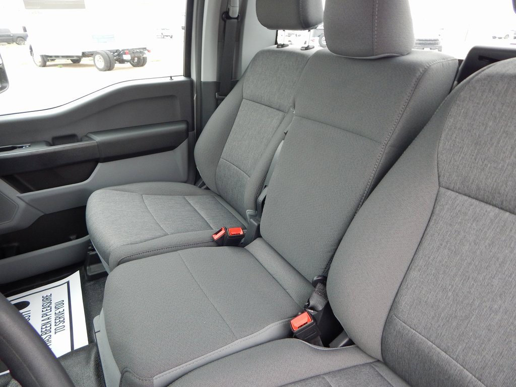 New 2025 Ford F250 4x4 Regular Cab Super Duty image 15