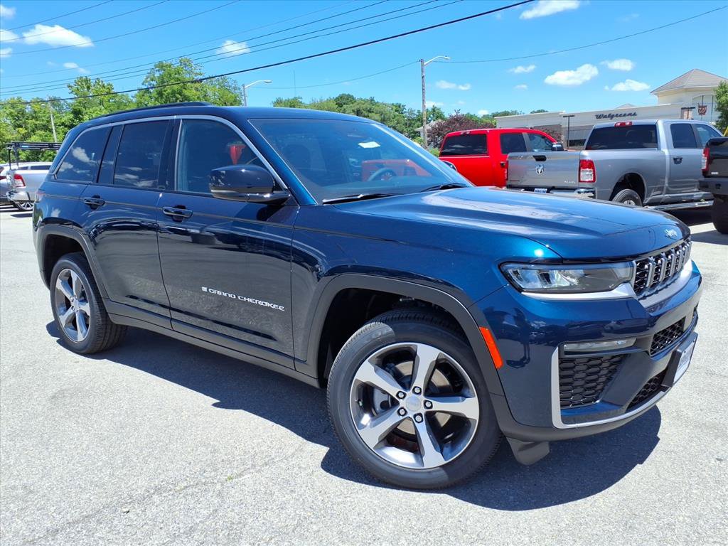 New 2026 Jeep Grand Cherokee Limited AWD/4WD image 2