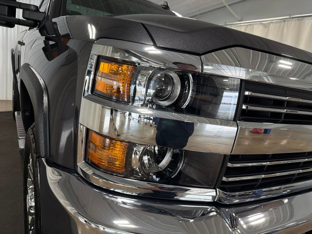 Used 2015 Chevrolet Silverado 3500 LT w/ LT Convenience Package AWD/4WD image 13