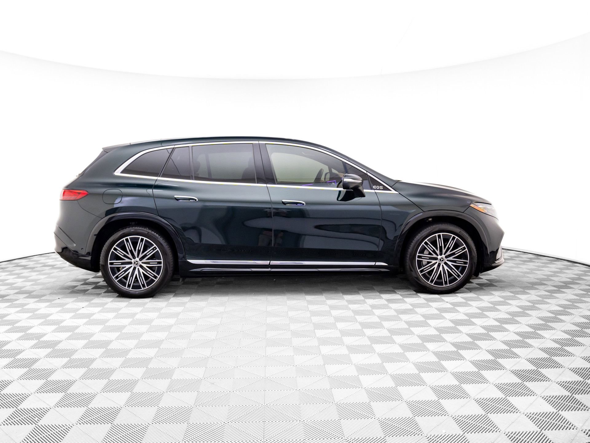 Certified 2023 Mercedes-Benz EQS 580 4MATIC SUV image 6