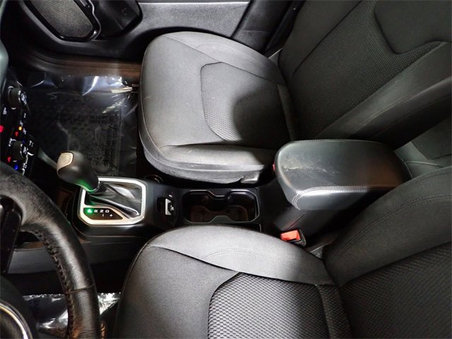 Used 2018 Jeep Renegade Altitude image 27