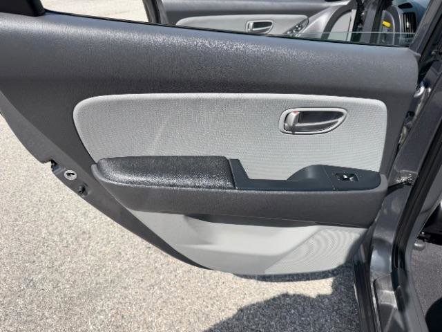 Used 2008 Hyundai Elantra GLS FWD image 30