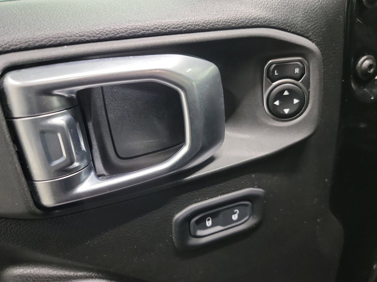 Used 2023 Jeep Wrangler Unlimited Sport image 14