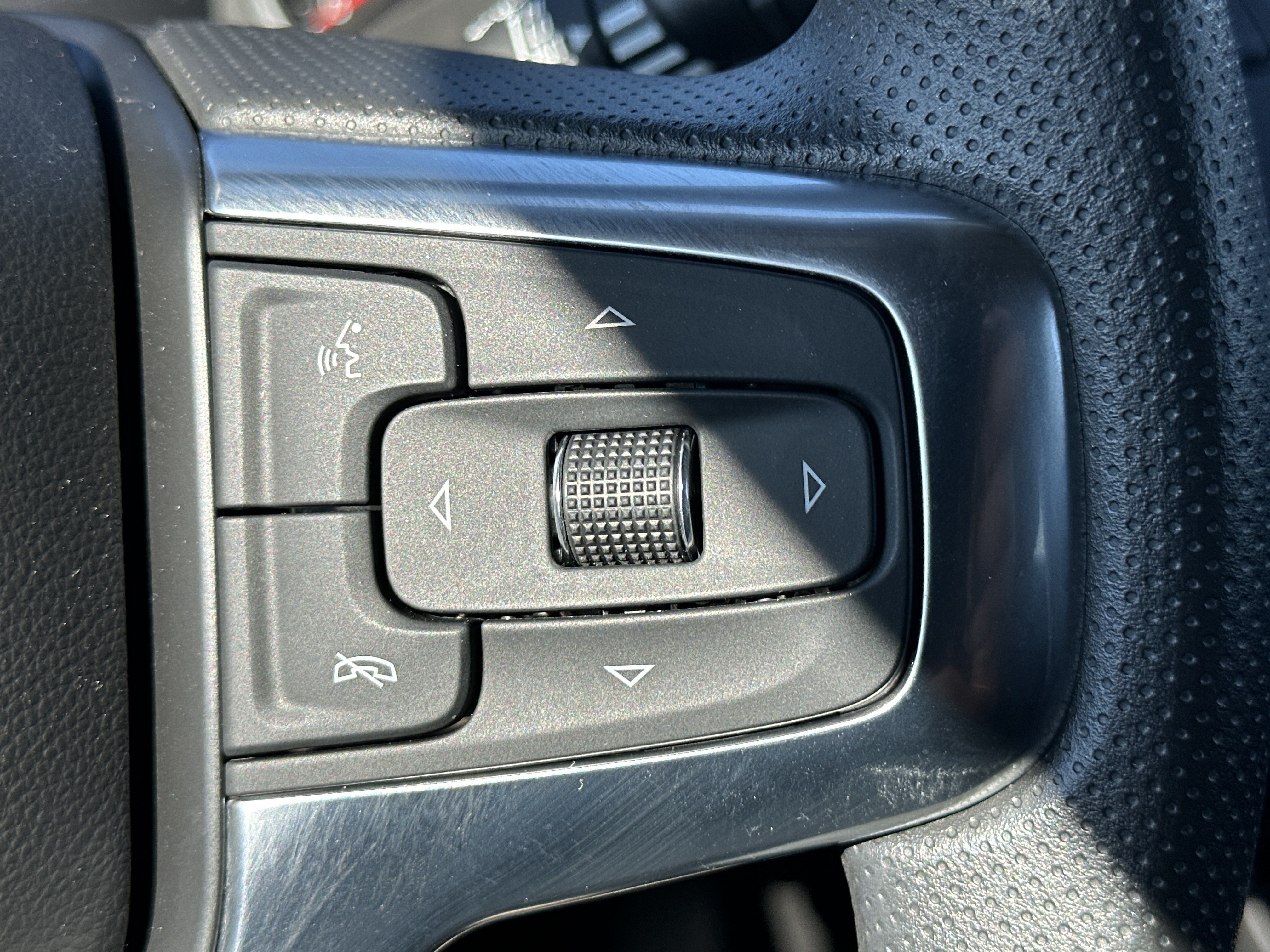 Certified 2022 Chevrolet Blazer LT FWD image 2
