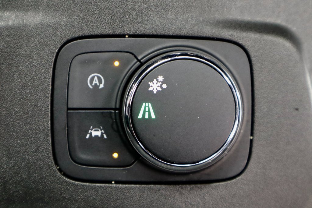 Used 2023 Chevrolet Traverse LT image 34