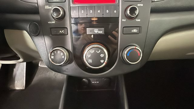 Used 2012 Kia Forte EX FWD image 23