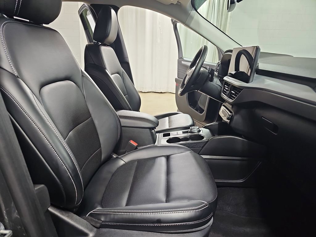 Used 2025 Ford Escape Platinum AWD/4WD image 13