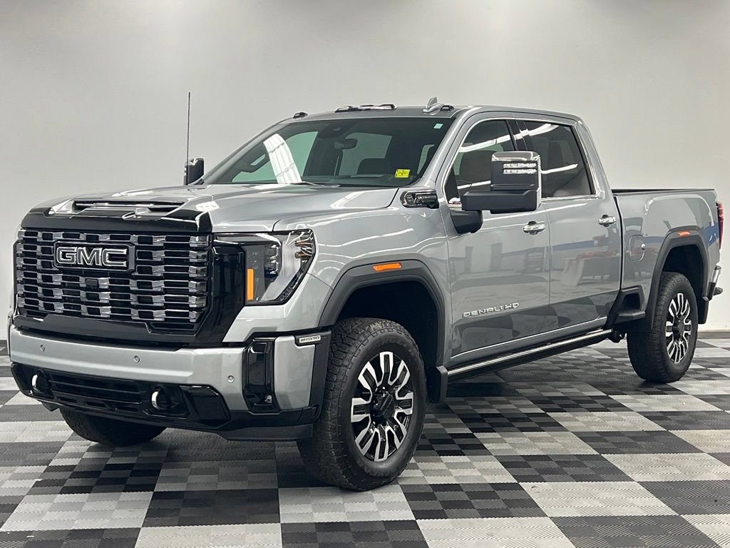 Used 2026 GMC Sierra 2500 Denali Ultimate w/ LPO, GMC Protection Package AWD/4WD image 3