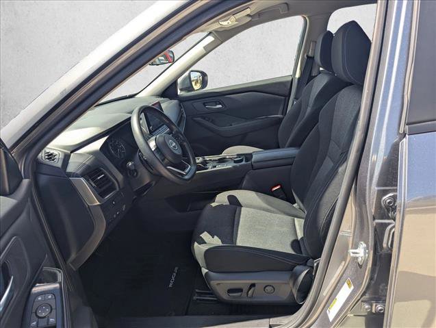 Used 2024 Nissan Rogue SV image 15