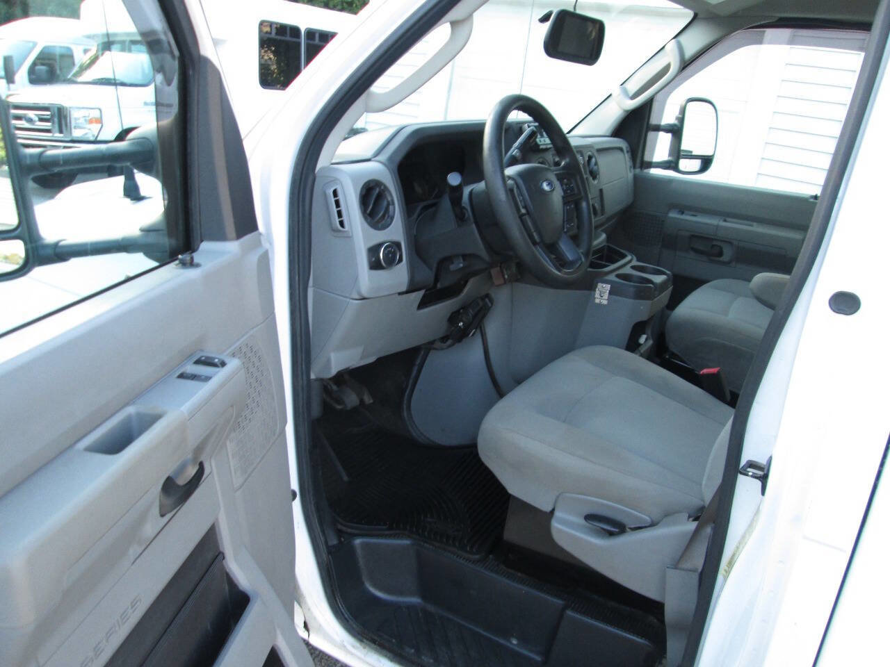 Used 2021 Ford E-350 and Econoline 350 Super Duty w/ Power Windows & Locks Group image 13