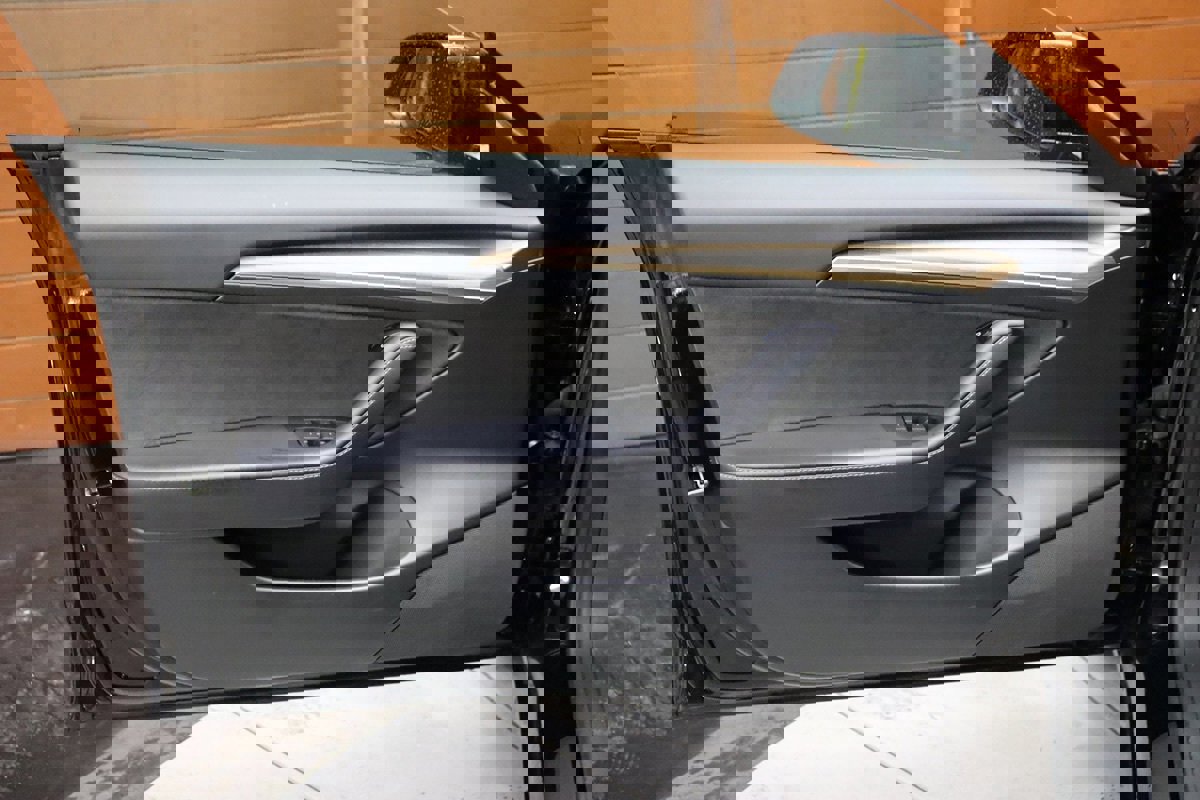 Used 2023 Tesla Model 3 Standard Range image 45