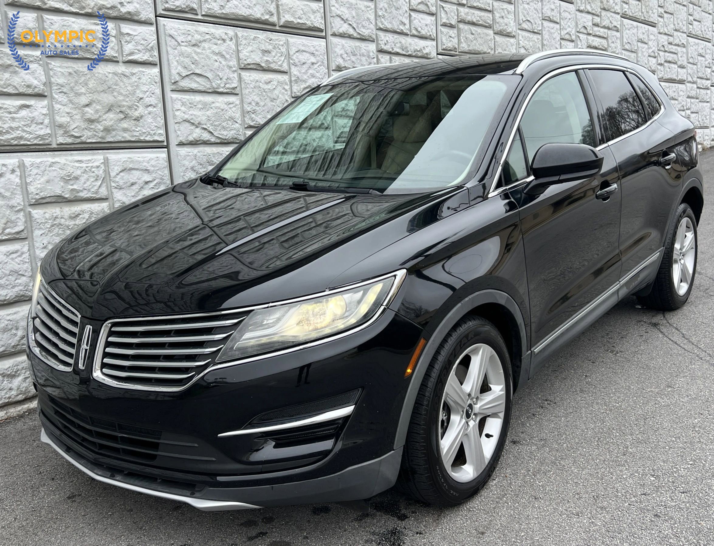 Used 2018 Lincoln MKC Premiere image 1