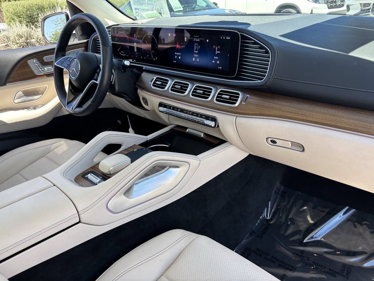 Used 2024 Mercedes-Benz GLS 450 4MATIC image 10