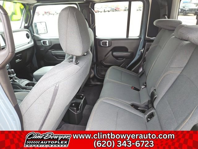 Used 2024 Jeep Gladiator Sport image 23