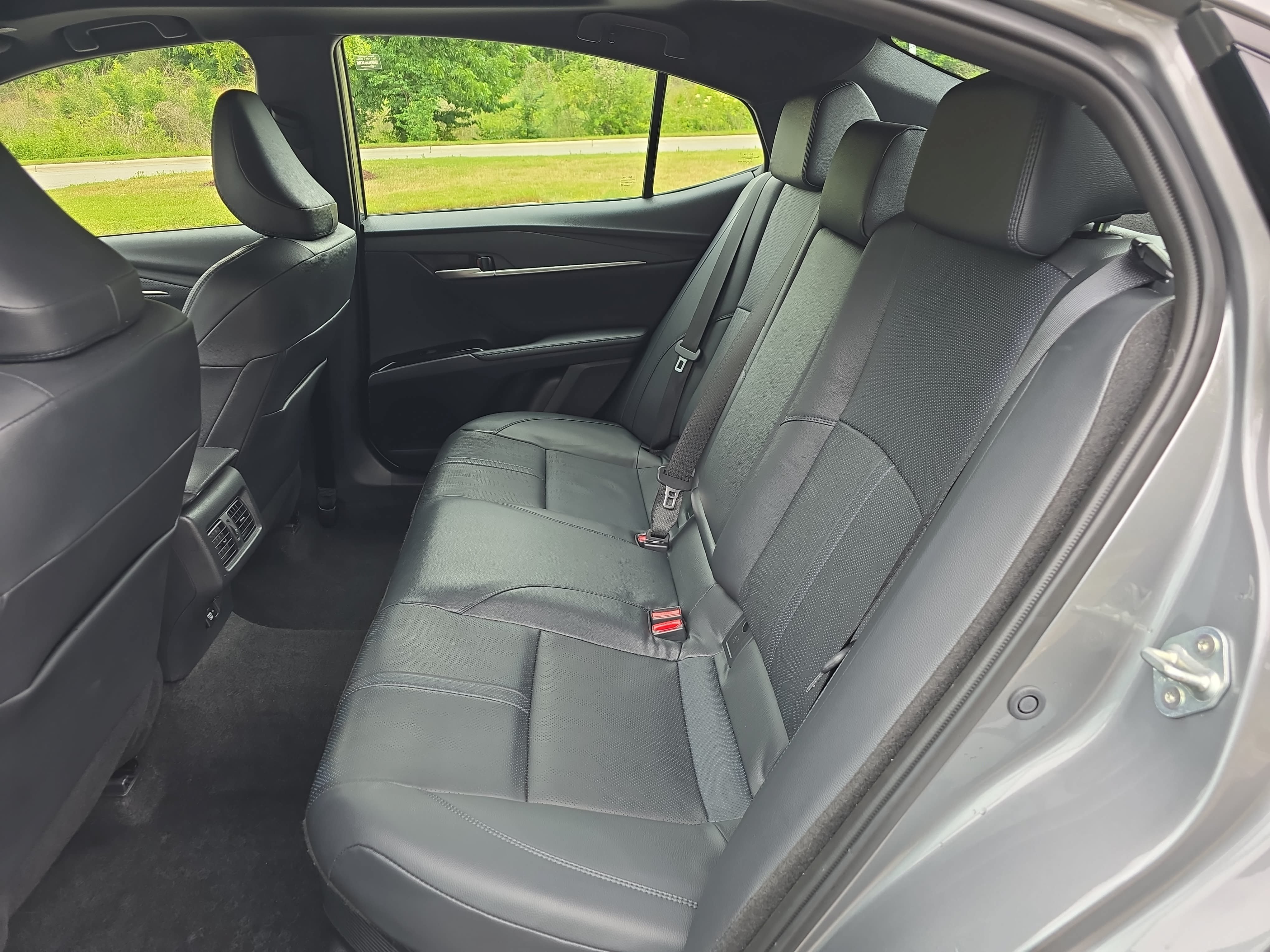 Used 2025 Toyota Camry XSE FWD image 15