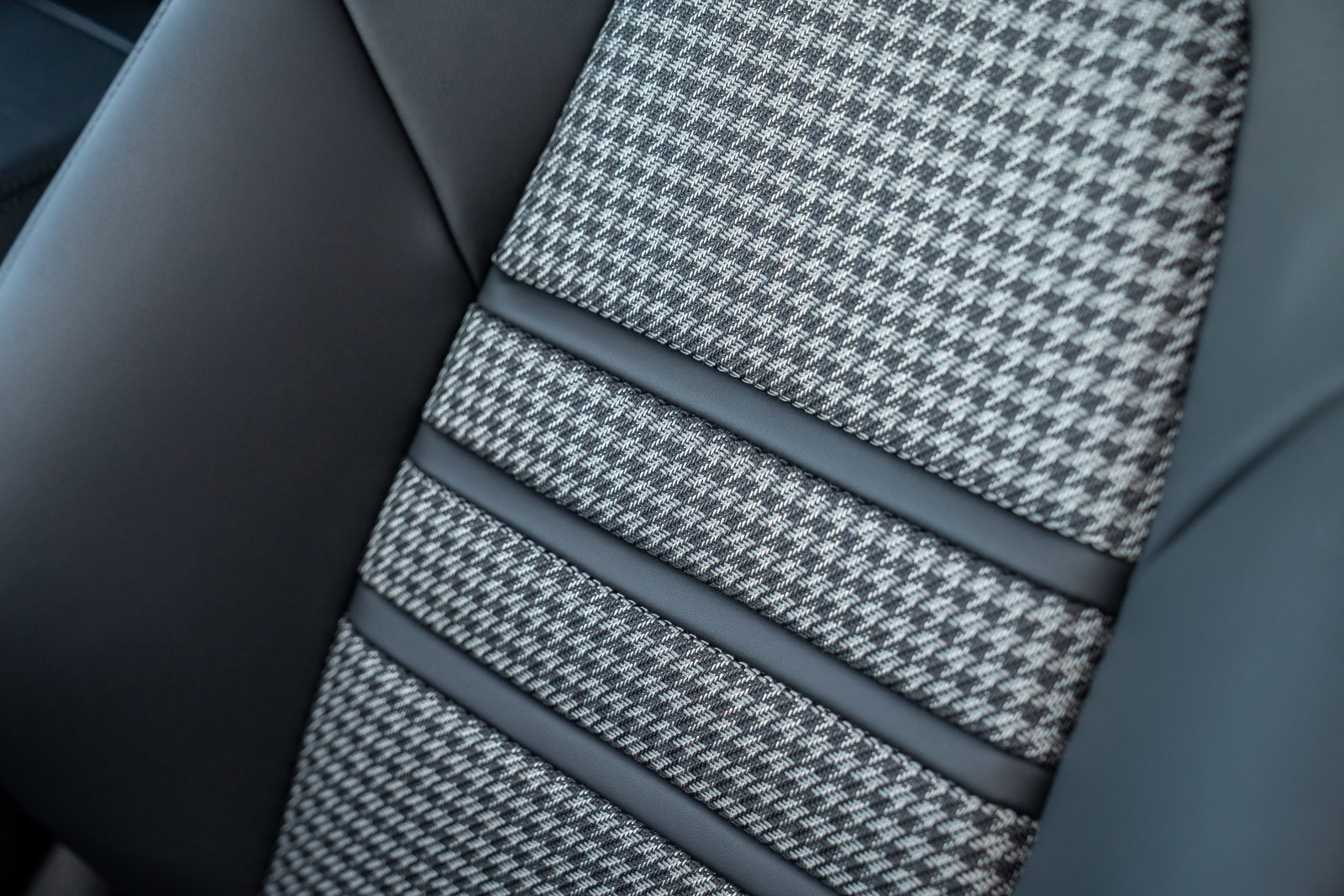 New 2026 Porsche Cayenne GTS image 13