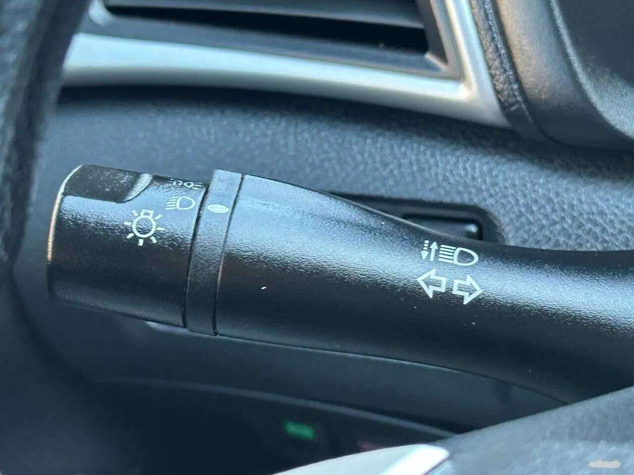 Used 2017 Nissan Sentra S image 39