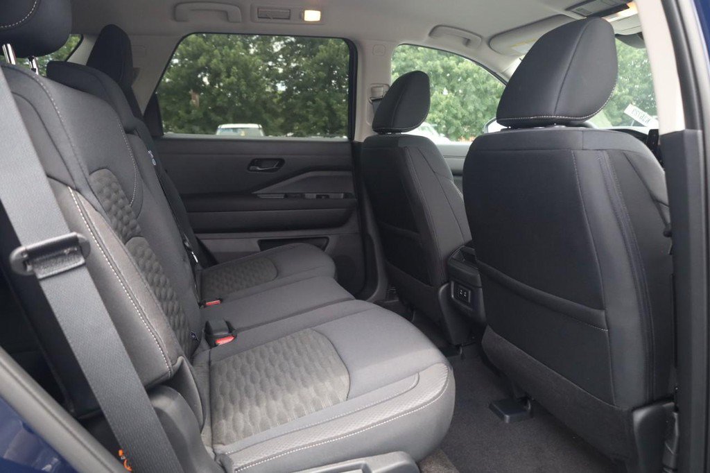 New 2026 Nissan Pathfinder SV w/ Cargo Package AWD/4WD image 22