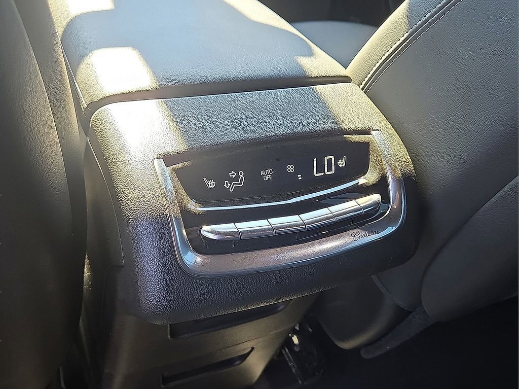 Used 2024 Cadillac XT6 Premium Luxury image 17