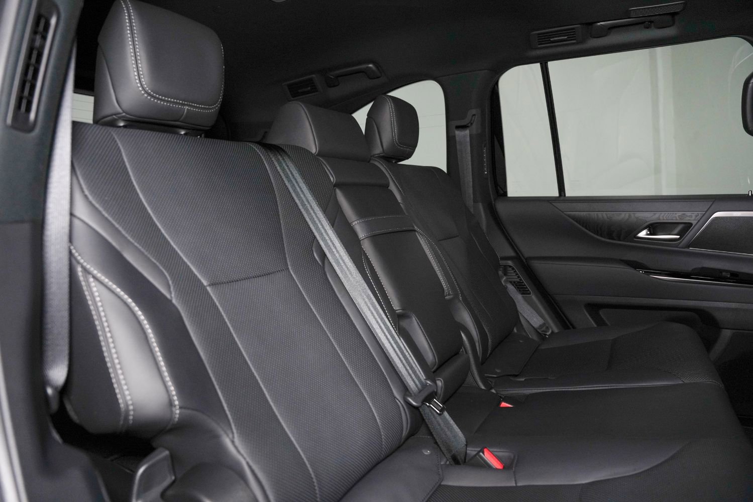 Used 2024 Lexus LX 600 4WD w/ Premium Package image 33