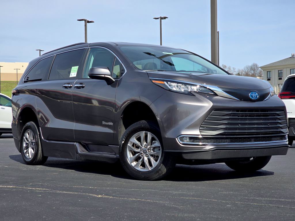 Used 2023 Toyota Sienna XLE w/ XLE Plus Package