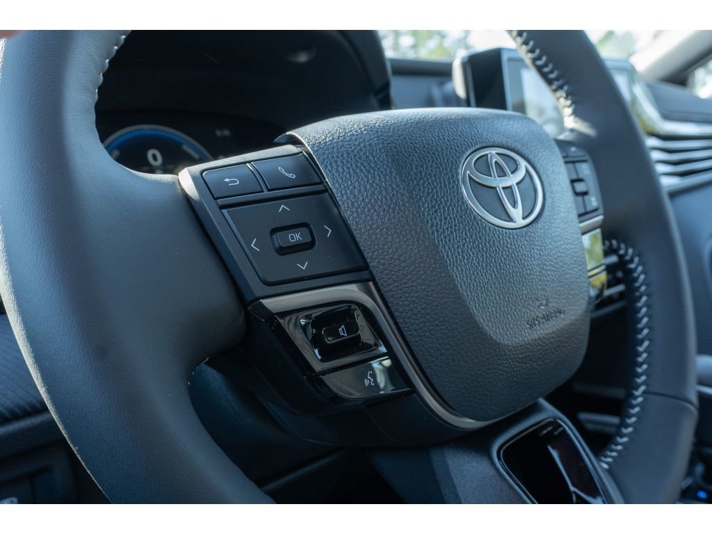 Used 2026 Toyota Camry SE FWD image 26